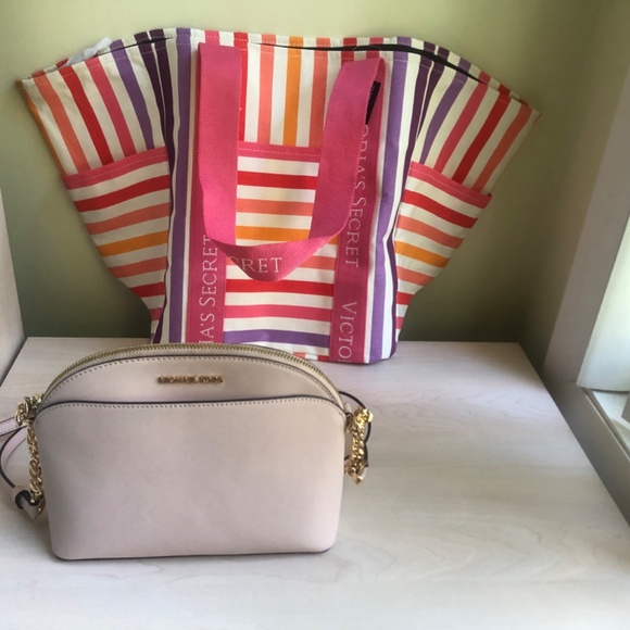 New Michael Kors Soft Pink Crossbody & Colorful Striped VS Zippered Tote - Picture 3 of 14